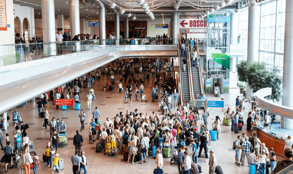 Статистика въезда в Россию в первом квартале: нетуристические прибытия «с целью туризма»