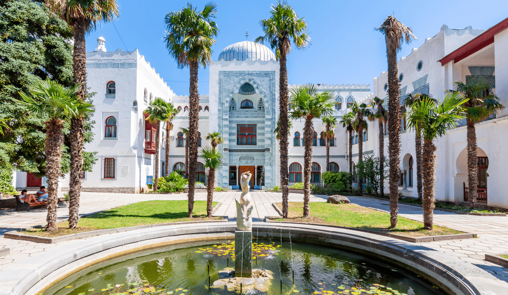 Турбизнес Крыма готовится к сложному летнему сезону