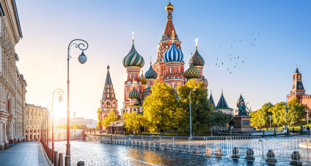 Сколько белорусских туристов приезжает в Россию