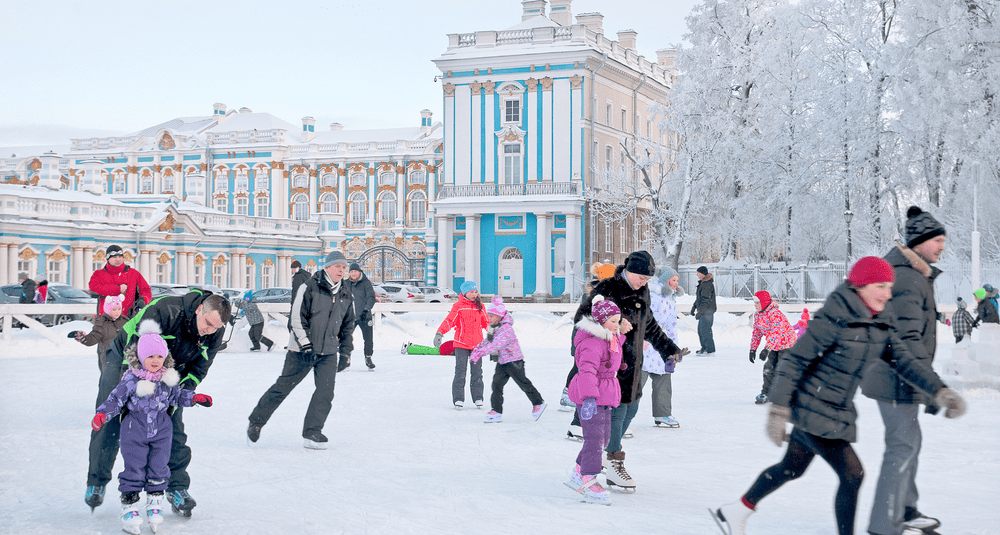 На зимних каникулах в Петербурге побывало заметно больше туристов с детьми