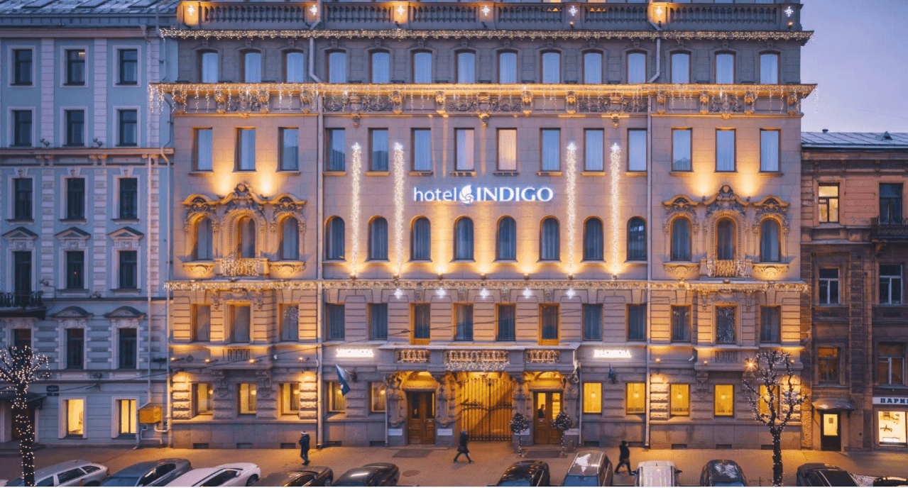 Петербургский отель Indigo удивляет гостей интеллектуальным меню и балует розовыми блинами
