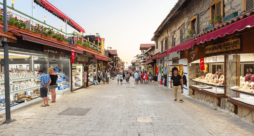 По итогам 2025 года ожидается не менее 14 млн организованных турпоездок за рубеж