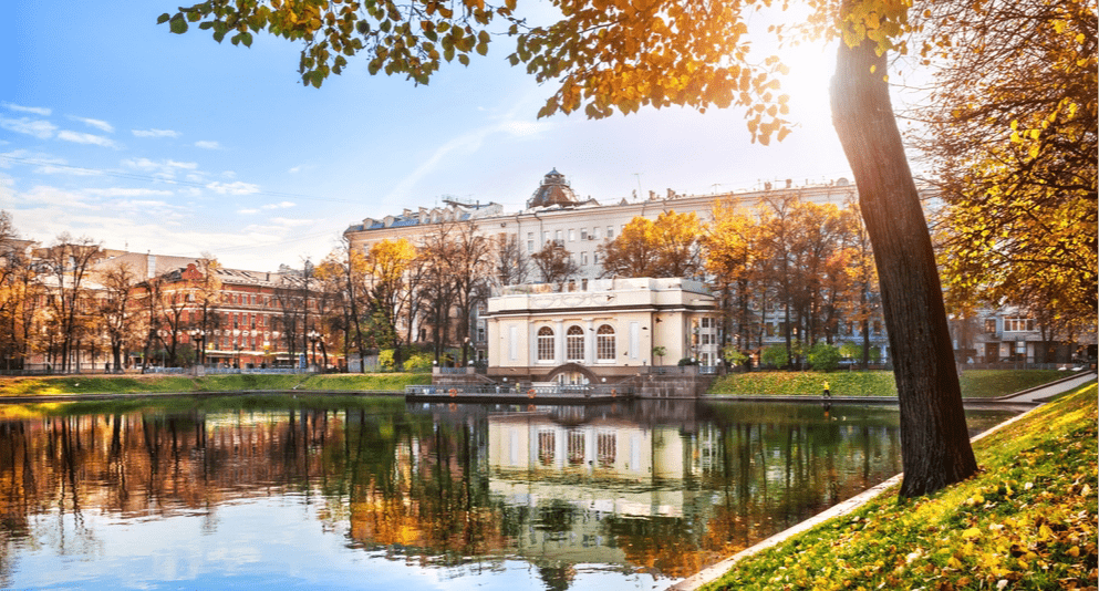 Туристам не хватило отелей 3* на осенние каникулы в Москве