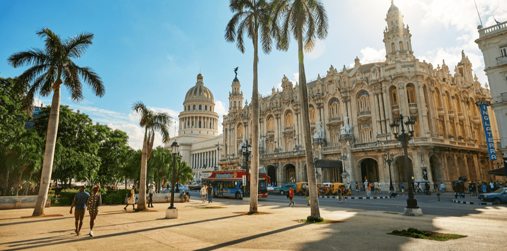 Турпоток на Кубу за девять месяцев сократился почти в полтора раза