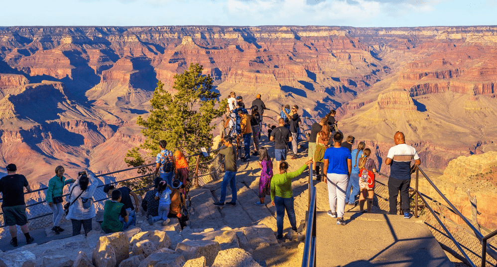 США продолжают терять иностранных туристов