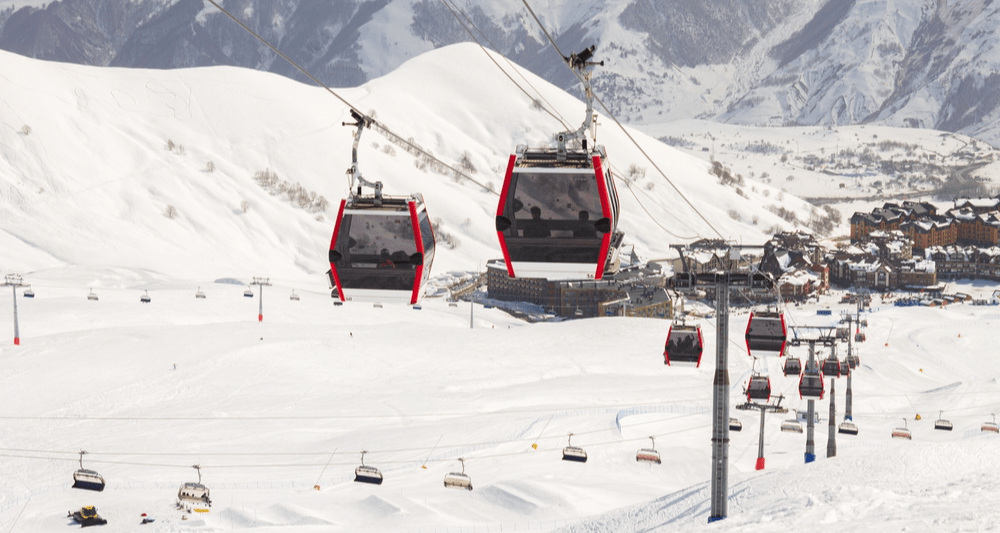 Российские лыжники активнее поехали на горные курорты Грузии