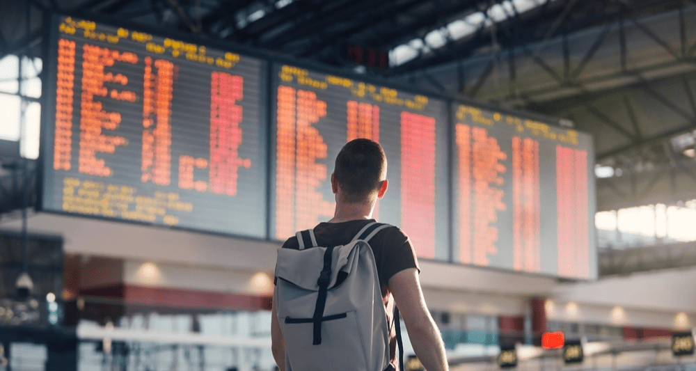 Проблемы с задержками и отменами авиарейсов в 2025 году были не только у россиян