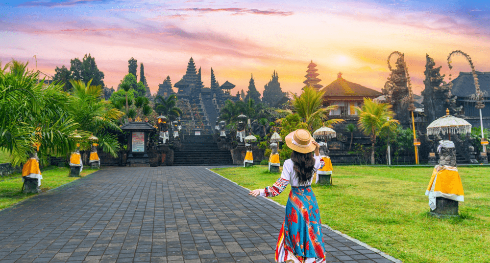 Ужесточение закона о нормах морали в Индонезии не коснется туристов