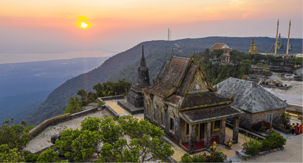 Приграничный конфликт с Таиландом притормозил рост турпотока в Камбоджу