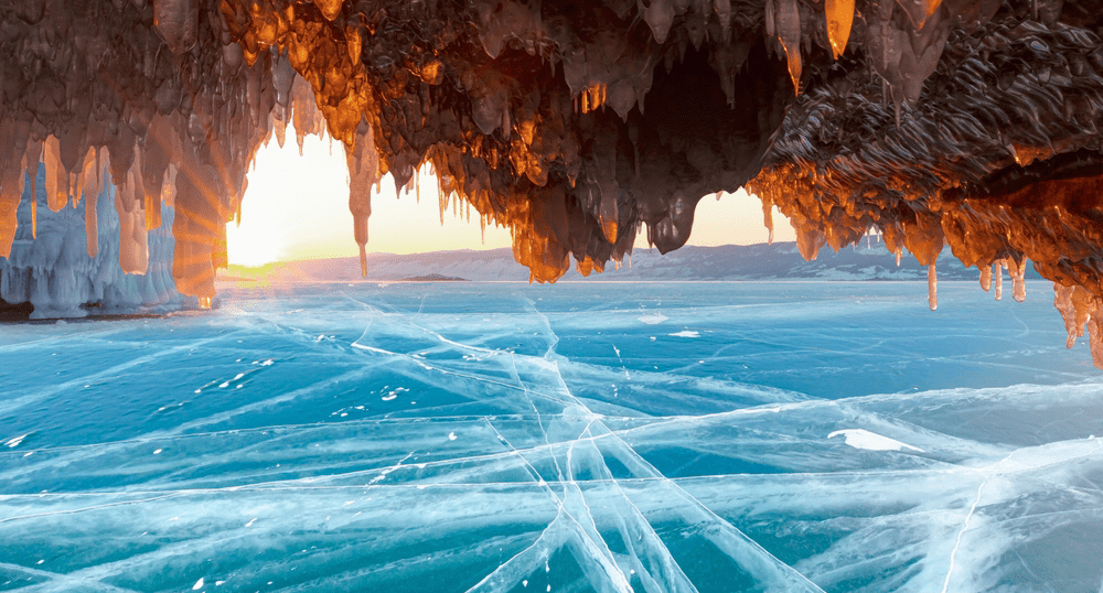«Такой шикарной ледовой архитектуры давно нам не показывал Байкал»
