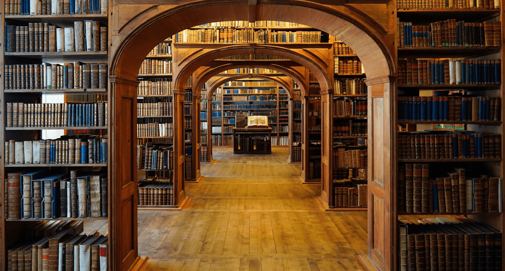 Почему с 1 марта в России ограничивается использование иностранных названий