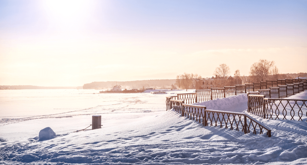 Отели России на выходные 23 февраля бронируются активнее, чем год назад