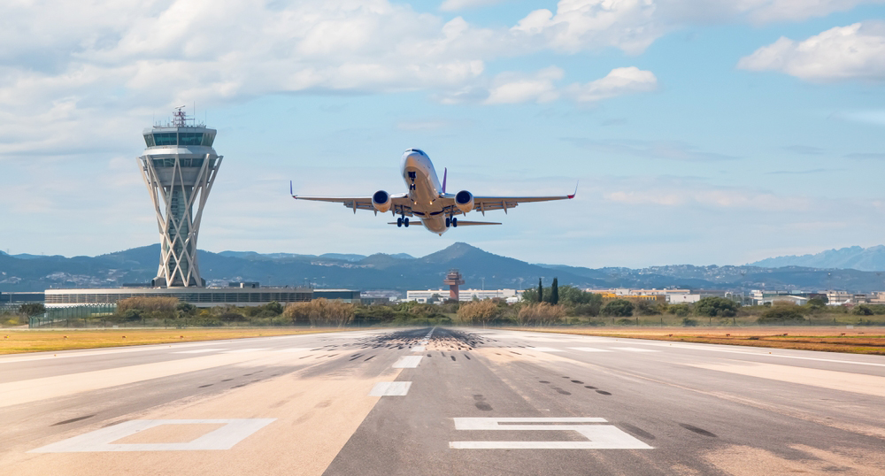 Зарубежные авиакомпании повышают цены на билеты из-за подорожания топлива
