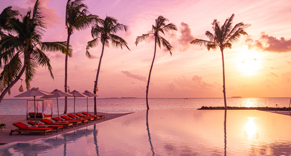 В каких странах российские туристы тратят больше всего денег и на что