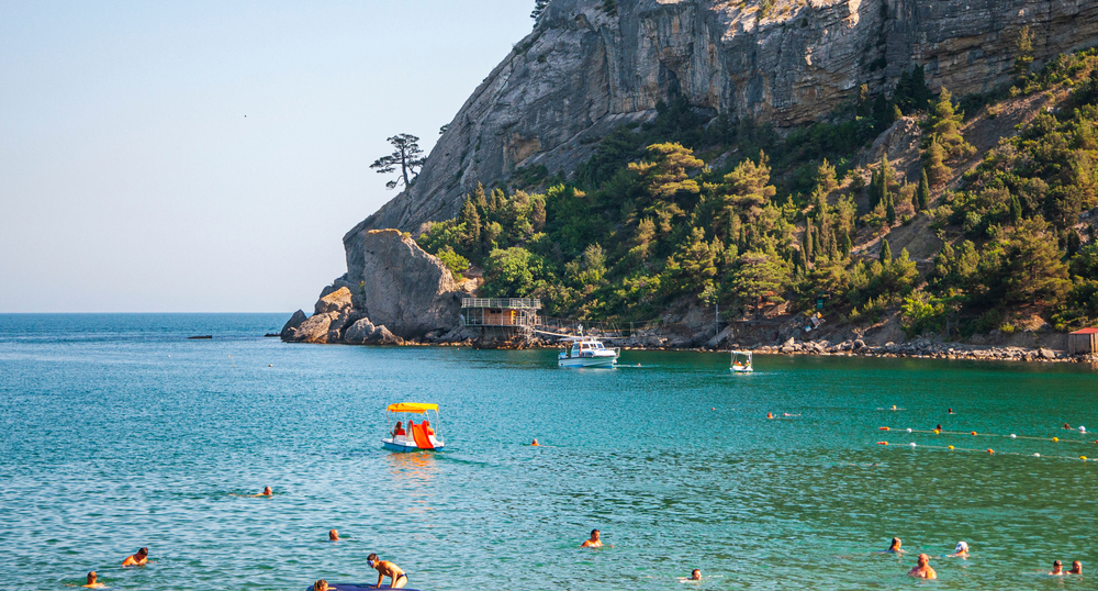 Летний отдых в Крыму: сколько стоят отели и когда лучше бронировать