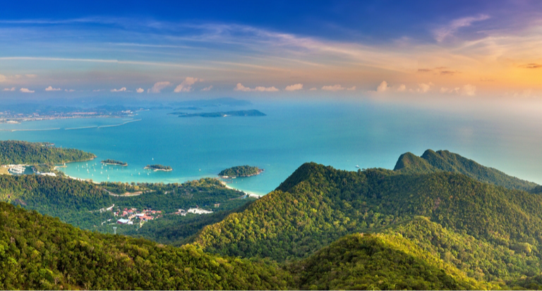 Арабские авиакомпании на летний сезон предлагают выгодные цены на рейсы в Малайзию