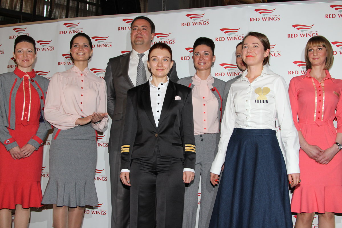 Ключарев ред вингс. Форма стюардесс авиакомпании ред вингс. Генеральный директор ред вингс ключарев. Ред вингс смена руководства. Авиакомпания ред вингс генеральный директор.