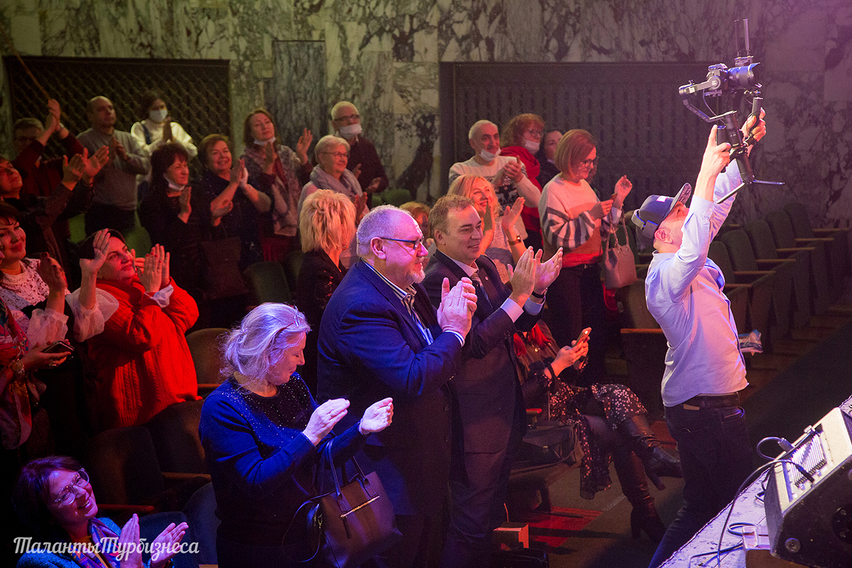 Почему нет концерта. Концерт на стадионе. Ддт люмен уфа. Как отсоединить концерт. Ддт концерт 2020.